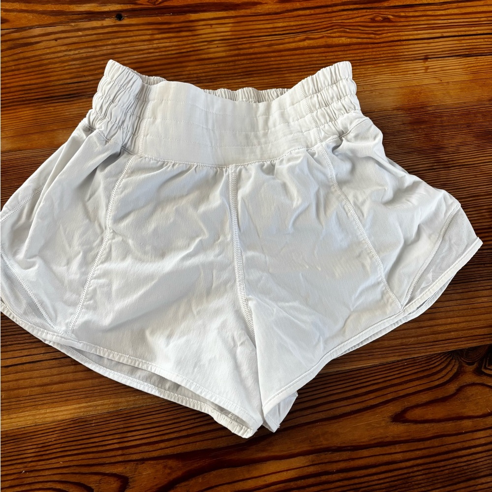 Lululemon Women's White Hotty Hot  Shorts